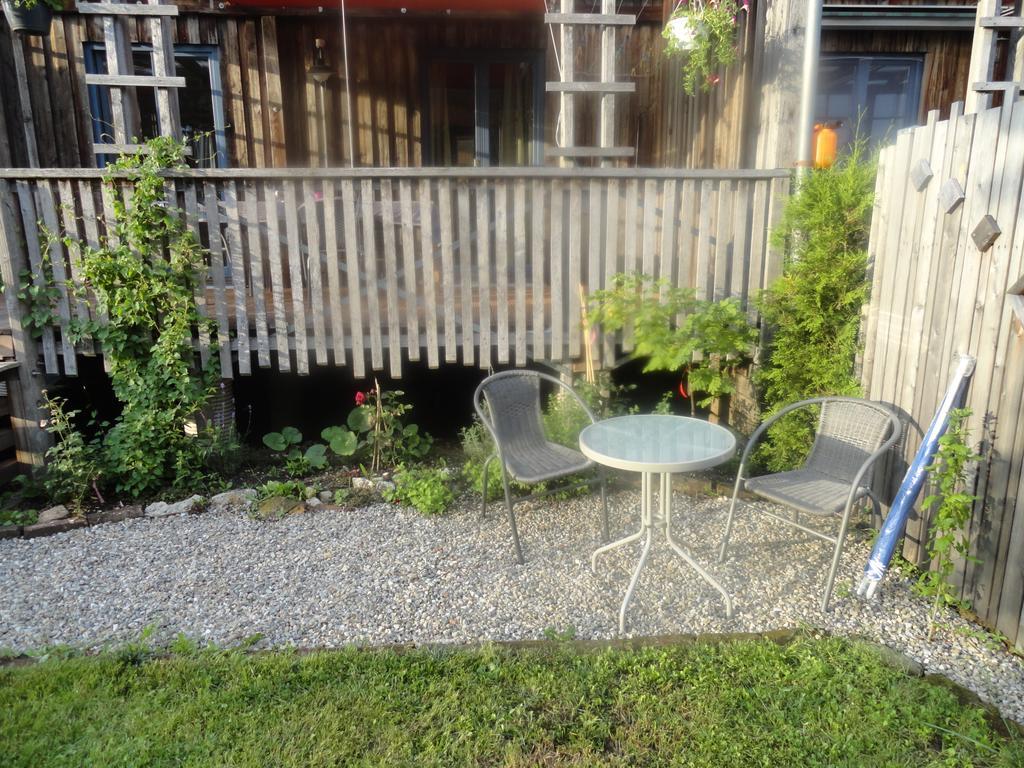 Holzhaus Mit Gruener Aussicht Zum Erholen Burgheim Exterior foto